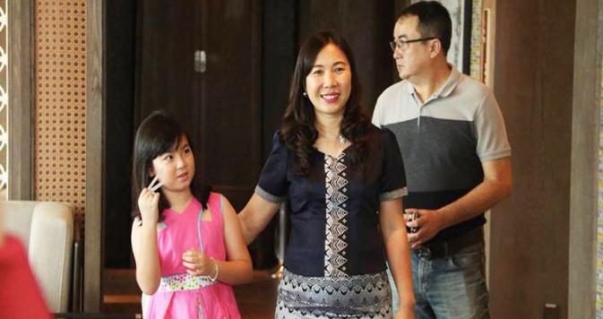 Get together photo shooting with family of first IVF baby at BFC 12th Anniversary.