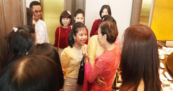 Get together photo shooting with family of first IVF baby at BFC 12th Anniversary.